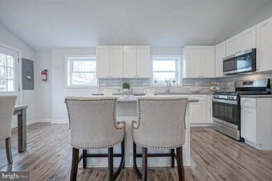 423 Burke Ave, Woodbury, NJ 08096 - photo 5