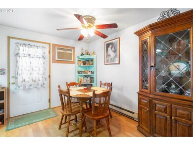 527 St John St, Sutherlin, OR 97479 - photo 6