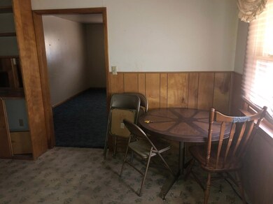 730 S Monroe St, Hugoton, KS 67951 - photo 5