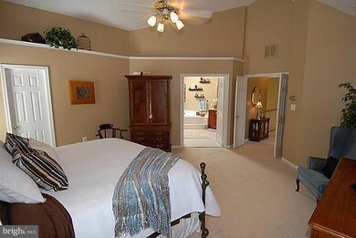 46938 Mossgrove Ct, Sterling, VA 20164 - photo 4