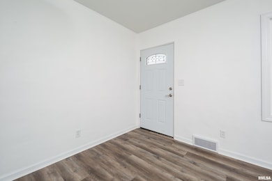 2222 E 13th St, Davenport, IA 52803 - photo 6