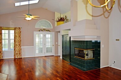 23 - 4907 Grape Arbor - Exta Living Room