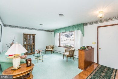 974 E Pine St, Palmyra, PA 17078 - photo 2