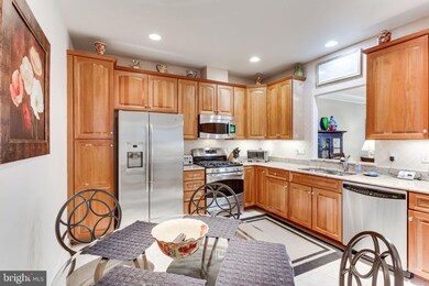 8975 Fascination Ct, Lorton, VA 22079 - photo 6