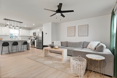 2708 Hideaway Ct, Plainfield, IL 60586 - photo 2