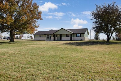 17424 Skylark Cir, Claremore, OK 74019 - photo 2
