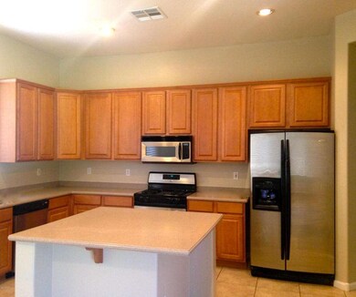Kitchen w/ Island