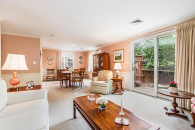 Living Room & Dining Room - IMG_2330s