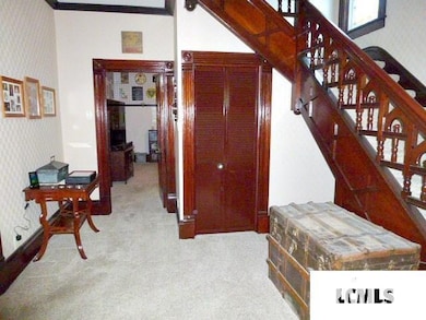 625 College Ave, Lincoln, IL 62656 - photo 7