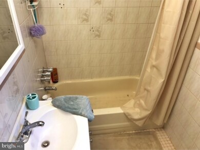 2051 Mountain St, Philadelphia, PA 19145 - photo 5