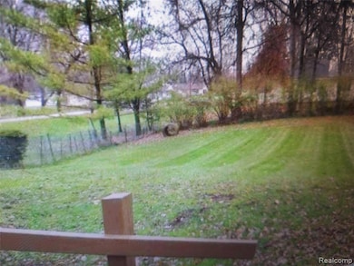 6921 Wegner Rd, Saginaw, MI 48609 - photo 4