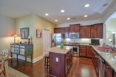 Wonderful kitchen with granite, stainless appliances, 5