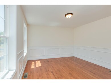 188 Litchfield Rd, Londonderry, NH 03053 - photo 4