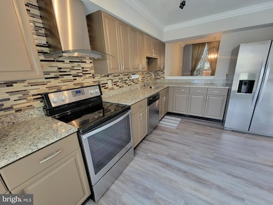 5824 Wye Oak Commons Ct, Burke, VA 22015 - photo 5