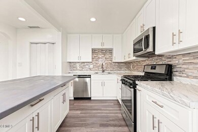 13800 Dronfield Place, Sylmar, CA 91342 - photo 5