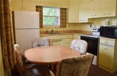 Light and bright eat-in kitchen
