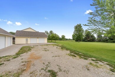 3-web-or-mls-303 S Oak St-1