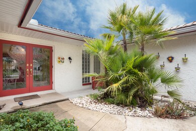 Private Courtyard Entryway