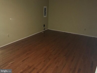 7108 Mahogany Dr, Hyattsville, MD 20785 - photo 3