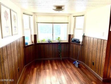 10841 Vista Alegre Dr, El Paso, TX 79935 - photo 4