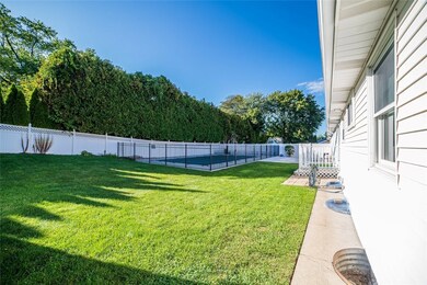 10 Sprague St, Greenville, RI 02828 - photo 3