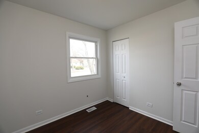 17306 Peach Grove Ln, Hazel Crest, IL 60429 - photo 7