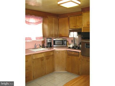 407 Benson Ave, Glenolden, PA 19036 - photo 6