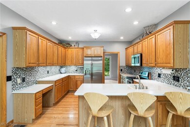 119 Greentree Cir, Aurora, OH 44202 - photo 3