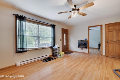 960 Effort Neola Rd, Stroudsburg, PA 18360 - photo 4