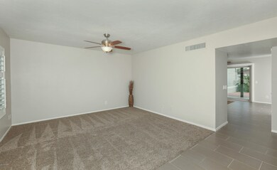 familyroom (1)