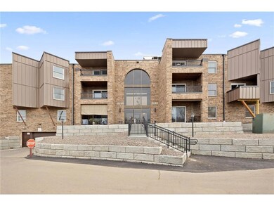 2250 Midland Grove Rd unit 307, Roseville, MN 55113 - photo 2
