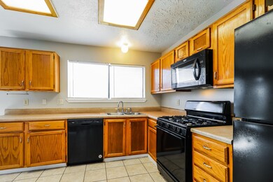 7447 Woodland Dr W, Houston, TX 77040 - photo 6