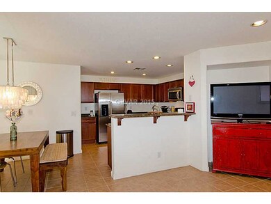 Kitchen. Dining room