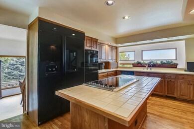 6916 Konrad Ct, Friendship, MD 20758 - photo 7