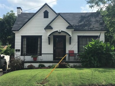 CUTE, CUTE, CUTE Bungalow- you don't want to miss 