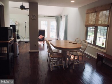 10001 Beacon Pond Ln, Burke, VA 22015 - photo 5