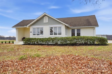 1212 Coddle Creek Hwy, Mooresville, NC 28115 - photo 2