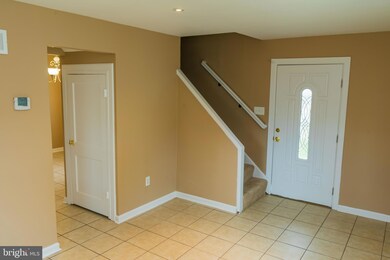 2403 Kent Village Dr, Hyattsville, MD 20785 - photo 2