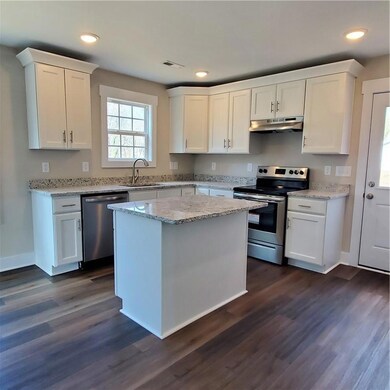 226 Boyd St, Statesville, NC 28677 - photo 5