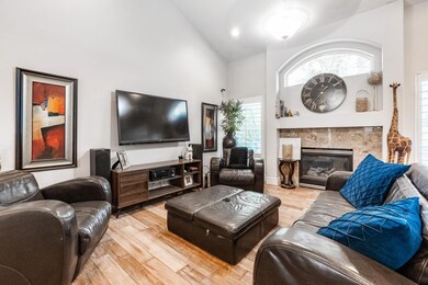 3_Living-Room_1800x1200_3928188