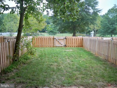 11531 Laurelwalk Dr, Laurel, MD 20708 - photo 4