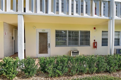 134 Dorset Dr unit D, Boca Raton, FL 33434 - photo 2