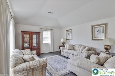 5808 Burning Tree Ln unit 5808, MacUngie, PA 18062 - photo 2