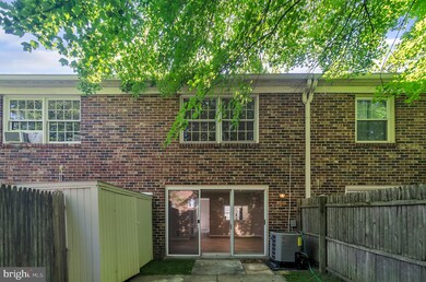 8429 Penshurst Dr unit 597, Springfield, VA 22152 - photo 6