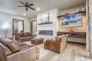 760 S Perry Ave, East Wenatchee, WA 98802 - photo 7