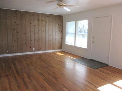 1117 NW Hillside Dr, Grants Pass, OR 97526 - photo 2