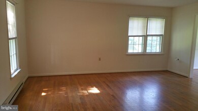 510 S Maple Ave, Purcellville, VA 20132 - photo 3