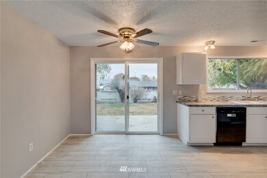 318 S Jarvis Ave, East Wenatchee, WA 98802 - photo 6