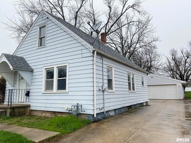303 Central St, Washington, IL 61571 - photo 2