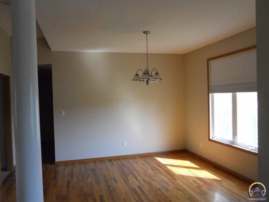 4217 SW Misty Harbor Ave, Topeka, KS 66610 - photo 4